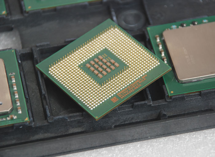 server cpu intel prozessor xeon 2600 mhz 2,6 ghz socket 604 l77