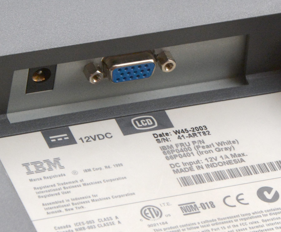 Écran IBM 4820-2GD VGA 12.1" TFT 800x600 SurePos – Sans Pied/PSU/câbles